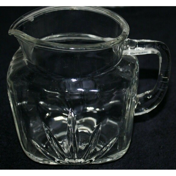 VINTAGE CLEAR CUT GLASS SQUARE TEA PITCHER - Picture 3 of 8